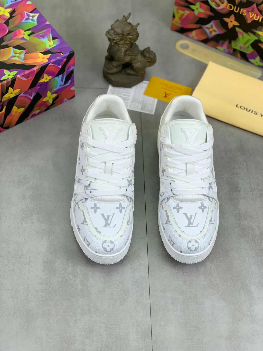 Men's men's shoes 💰P580 New style 💰💎💎Latest color High version 2025Louis*Vuitto* LV Traine Catwalk TRAINER outsole and fabric private model A shoe that definitely costs a lot of money and effort. This series was designed after the arrival of Vifgil. It is favored by many fans every season. Original TPU outsole Original packaging Color: black Available in white (available from stock, super fast shipping) Code number: 35-46
